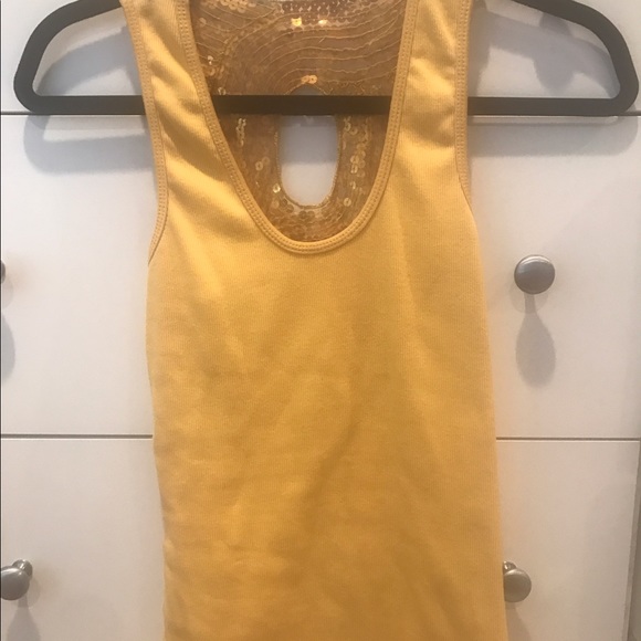 Sky gold tank top with sequin keyhole back - Picture 2 of 5